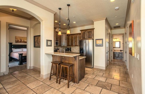 St. George Hotel | D13-Amazing Red Cliff View-Third Floor 3-bedroom Sunset View