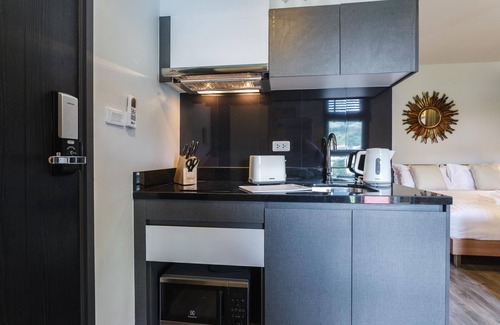 Koh Kaew Apartamento | D268 Convenient pool view apartment at The Deck