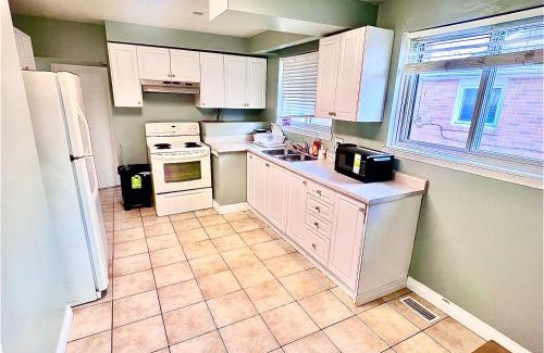 Malton Casa | Da-4 Room Near Airport