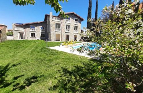 Grosseto Apartamento | Da Ilaria primo piano di villa con piscina e parcheggio