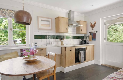 Kingston St Mary Casa | Dabinett, Set in Beautiful Gardens, Parking