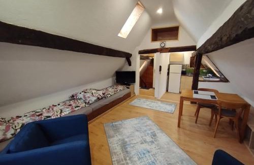 Alsfeld Apartamento | Dachgeschosswohnung in der Altstadt inklusive Parkplatz