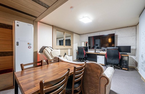 Bongmyeong-dong Hotel | Daejeon Yuseong K7 Pctel