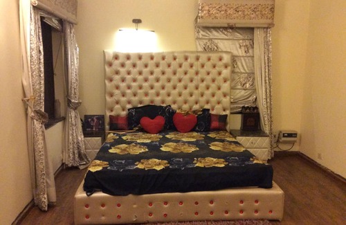 Chhatarpur Cama Y Desayuno | Dagar Apartment -Cama y desayuno