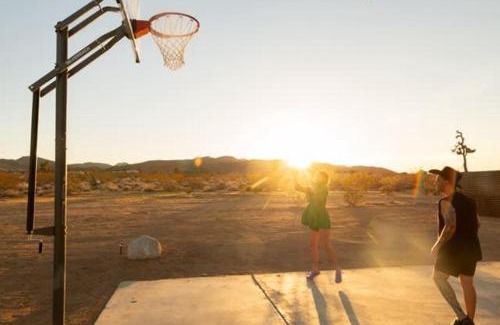 Landers Casa | Dagger Tree Oasis l Integratron 5Bed and Cowboy Pool