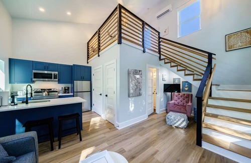 Dahlonega Casa | Dahlonega Magnolia Tree Tiny Home *King Bed*