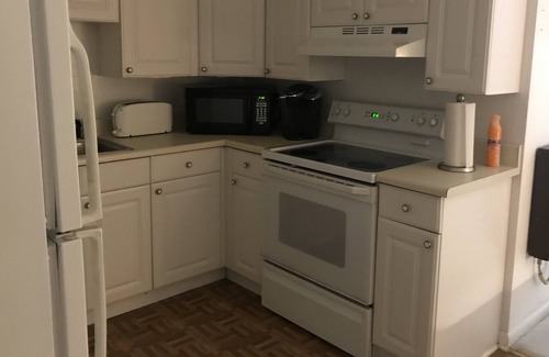 Dahlonega Apartamento | Dahlonega Mountain Apt # 1 Cuatro habitaciones con camas Queen y dobles 1 - 4 personas