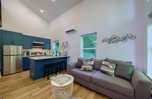 Dahlonega Casa | Dahlonega Mountain Trail Tiny Home *KING BED*