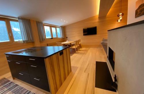 Schroecken Apartamento | Dahoam - neue Ferienwohnung mit Kamin und Sauna