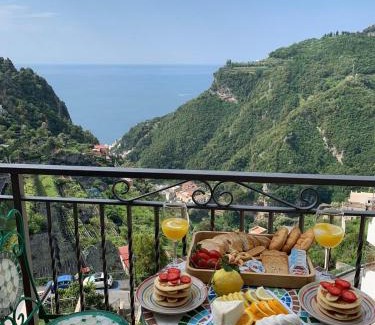 Pontone Casa | Dai nonni Seaview with roof terrace over the sea