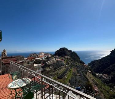 Pontone Casa | Dai nonni Seaview with roof terrace over the sea