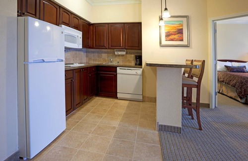 West San Antonio Condominio | Suite accesible de movilidad espaciosa cerca de SeaWorld | Piscina accesible estacional