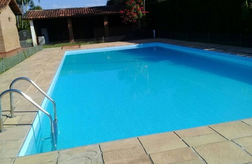 Ibiuna Casa | HERMOSA CHÁCARA CON PISCINA A 350 METROS DE ASFALTO. DIARIO DESDE R $ 400.00