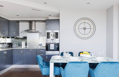 Docklands Apartamento | Daimee's Place 2 Bed and 2 Bath Property