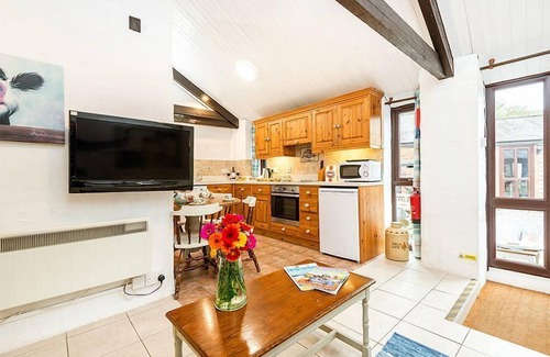 Whitchurch Canonicorum Cabaña | Dairy Barn con Log Burner, piscina cubierta y acceso al spa - Capacidad para 4 personas en 2 habitaciones - Alpacas!
