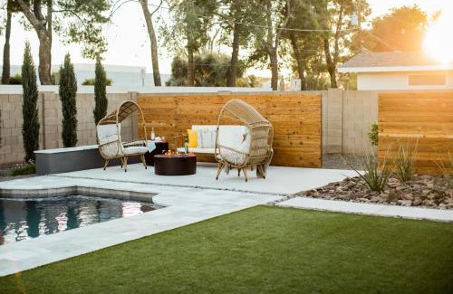 Camelback East Casa | Daisy by AvantStay Modern Home w Spacious Backyard Pool Table Tennis