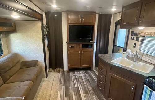 Anderson Casa | Daisy Duke - Camper for Rent, Delivery Available