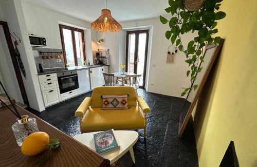 Pognana Lario Apartamento | Daisy One Bedroom Lake View, Private Terrace & Garden