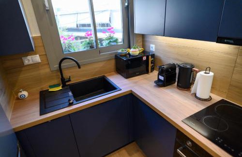 Petralona Apartamento | Daisy's Deluxe Athenian 2bedroom by MPS