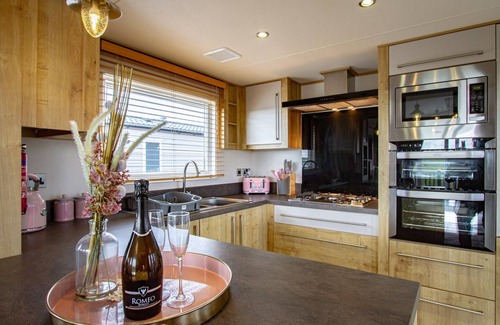 Flookburgh Cabina | Daisys Haven - a holiday Caravan that sleeps 4 guests in 2 bedrooms