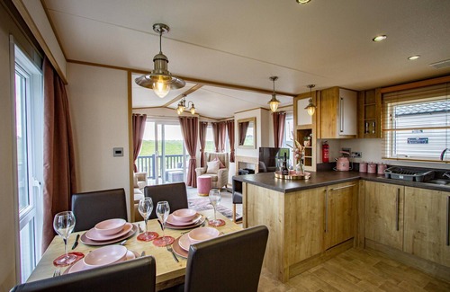 Flookburgh Cabina | Daisys Haven - a holiday Caravan that sleeps 4 guests in 2 bedrooms