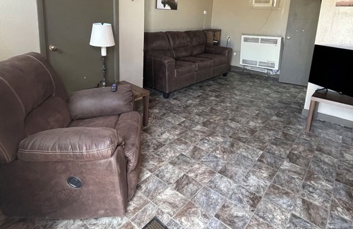 Faulkton Cabina | Dakota Landing Cabins & Motel: #11-Cozy, newly remodeled cabin
