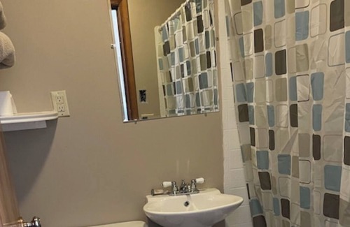 Faulkton Casa | Dakota Landing Cabins & Motel: Room #1-Cozy, newly remodeled motel room