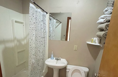 Faulkton Casa | Dakota Landing Cabins & Motel: Room #2-Cozy, newly remodeled motel room