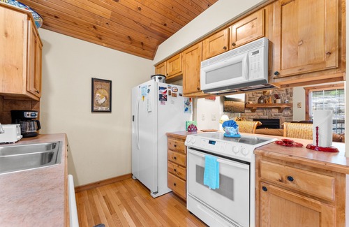 Branson West Casa | Dakota Lodge 2 Bedroom Home by RedAwning