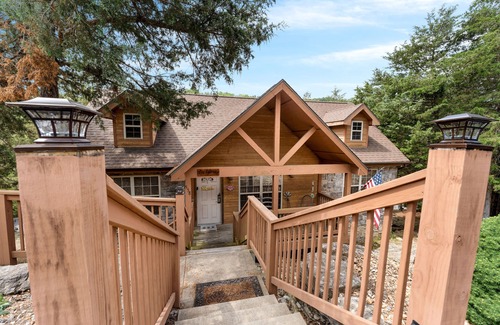 Branson West Casa | Dakota Lodge 2 Bedroom Home by RedAwning