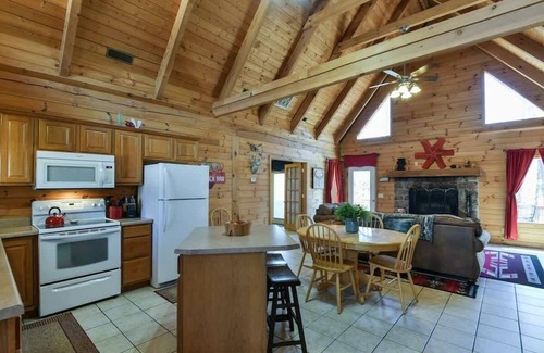 Branson Cedars Cabina | Dakota Lodge Summary: