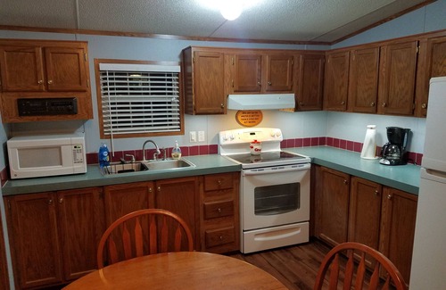 Byrdstown Casa | Dale Hollow Lake Getaway escondido en el bosque, ¡a un minuto del lago!