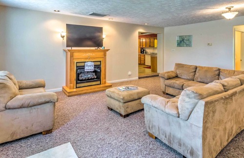 Albany Casa | Dale Hollow Lake Haven: Private Yard + Grill!