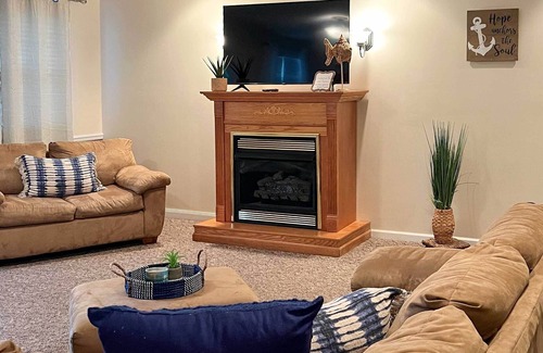 Albany Casa | Dale Hollow Lake Haven: Private Yard + Grill!