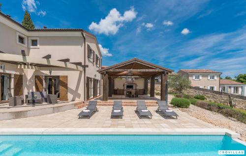 Jursici Villa | Dali