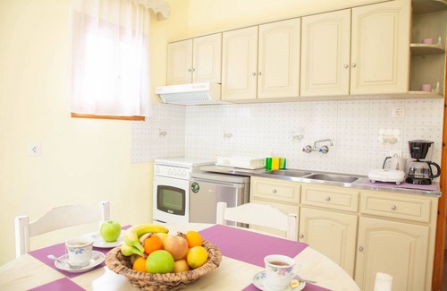 Almiros Beach Apartamento | Apartamento Dalia: apartamento típico para cuatro, con hermosos jardines y a poca distancia de la playa