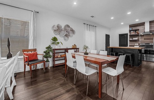 Cedar Crest Casa | Dallas 3BR Home ■ Central ■ Pet Friendly + Free Parking.