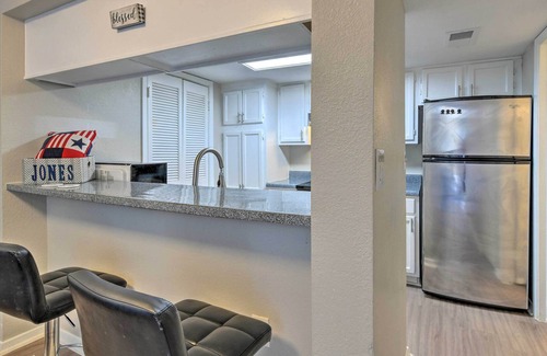 Dallas Condominio | Dallas Condo Retreat ~ 11 Mi to Downtown!