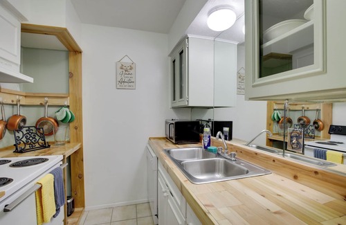 Knox - Henderson Apartamento | Dallas Condo w/ Pool Access - Walk to Knox Street!