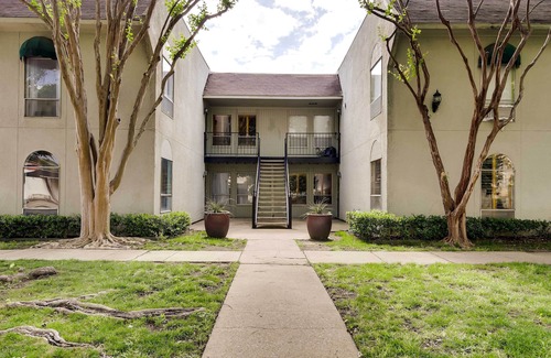 Knox - Henderson Apartamento | Dallas Condo w/ Pool Access - Walk to Knox Street!