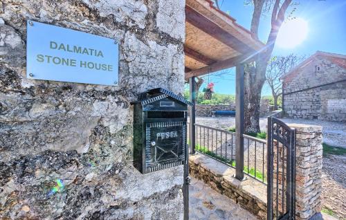 Central Dalmatia Casa | Dalmatia Stone House - heated pool