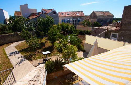 Krapanj Casa | Dalmatian Stone House
