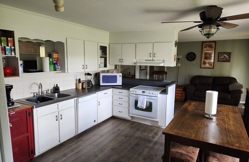 Crossville Casa | Dalton Farm-quiet, country setting w/ fishing pond