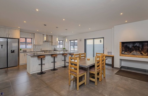 Calypso Beach Casa | Dalton's, Langebaan 10-sleeper