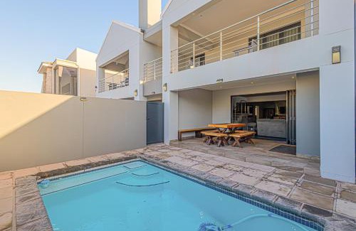 Calypso Beach Casa | Dalton's Langebaan