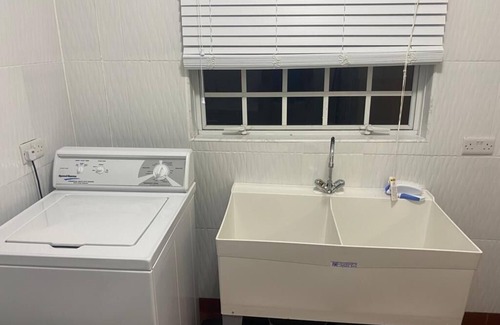 Choppins Apartamento | Daly's Executive Suites- AKA-Reeves Villa