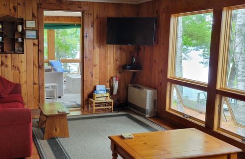 Jefferson Cabina | Damariscotta Lake Camp - Jefferson, Maine