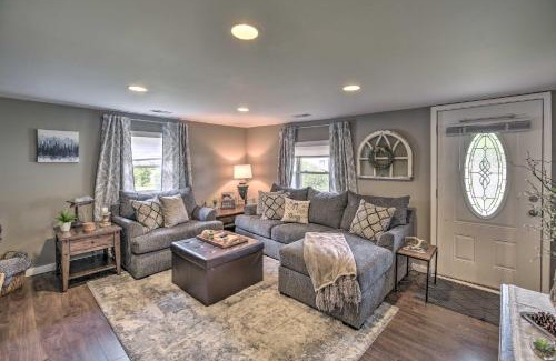 Damascus Casa | Damascus Cottage with Fire Pit - 1 Mi to Trails
