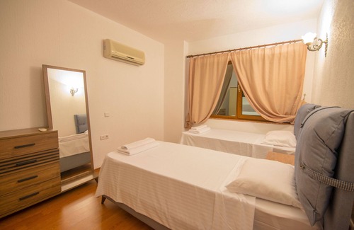 Icmeler City Center Villa | Villa Damla Sogut Marmaris