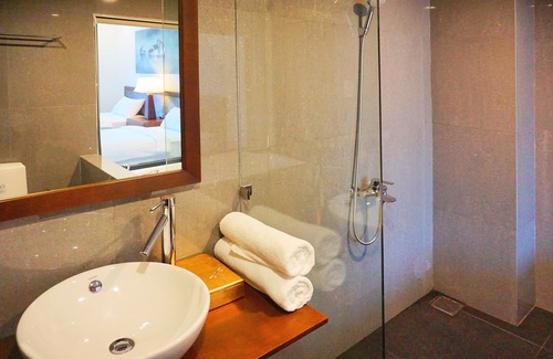 Tho Quang Beach Hotel | Dan Oasis Beach Hotel and Apartment